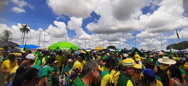 Manifestações por todo o país perduram desde o anúncio do resultado das eleições em 01o de Novembro (Imagem do Twitter)